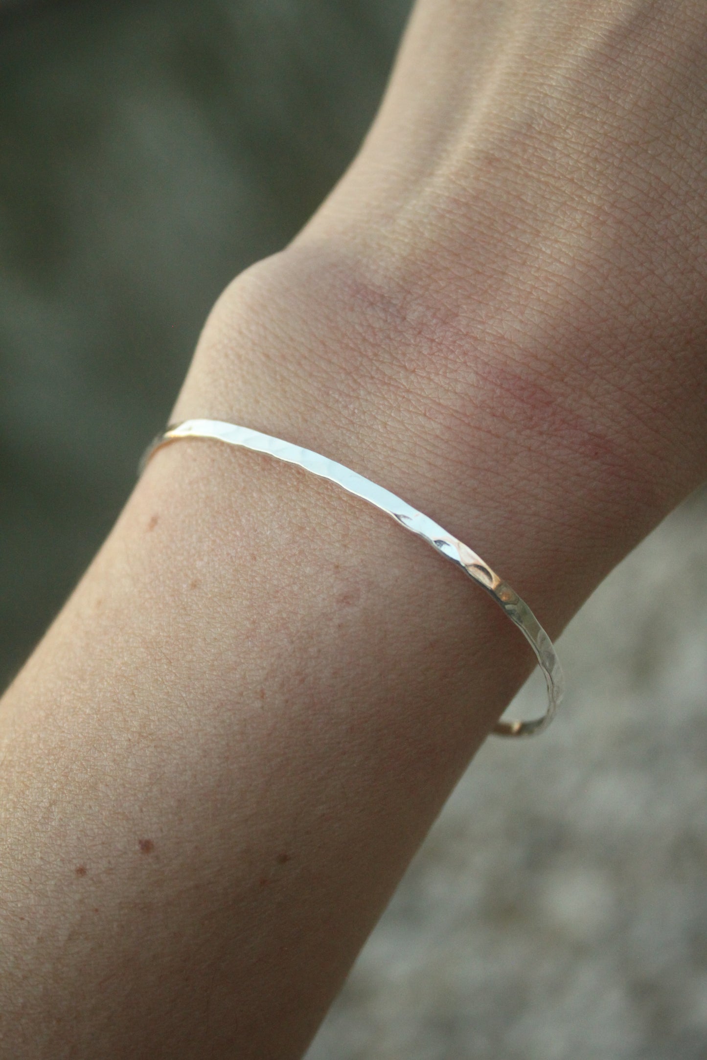 Bracciale battuto fino argento