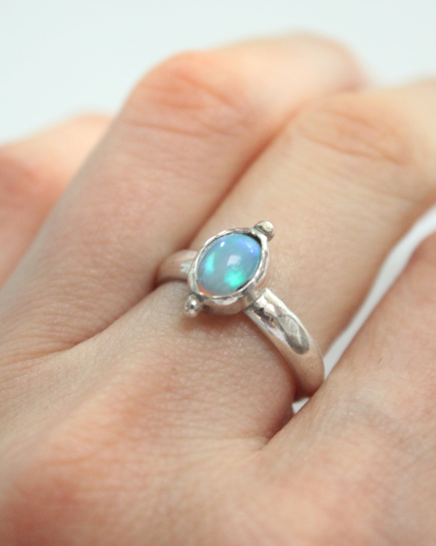 Anello Opale punti tg. 13