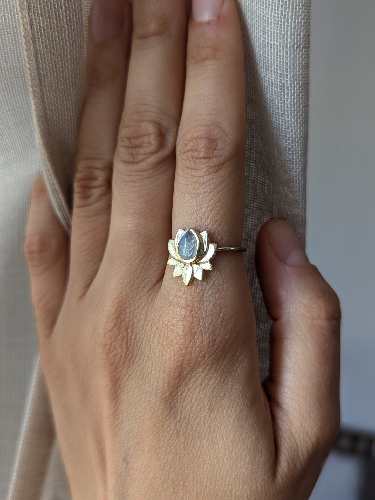 Anello fiore di loto