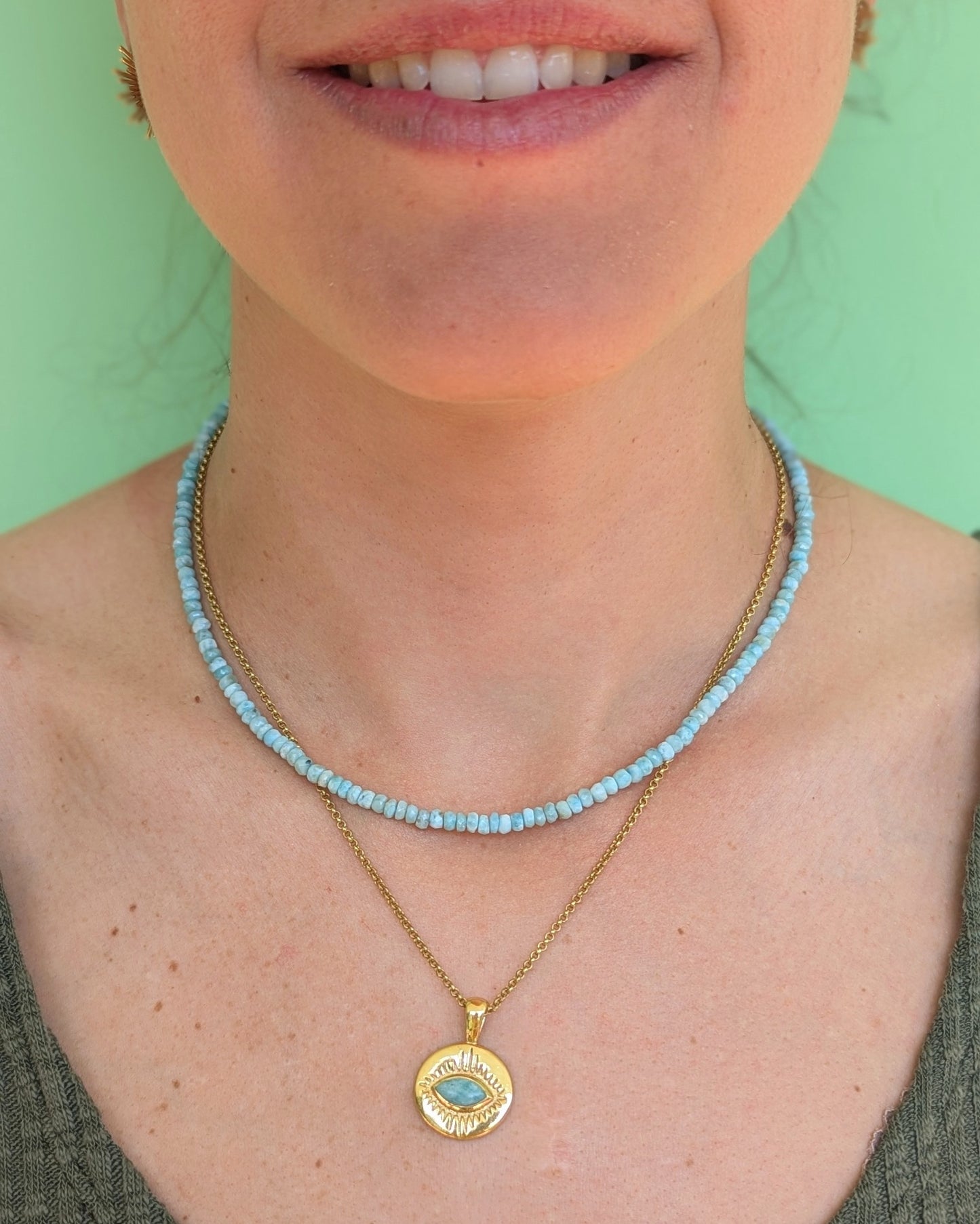 Collanina larimar