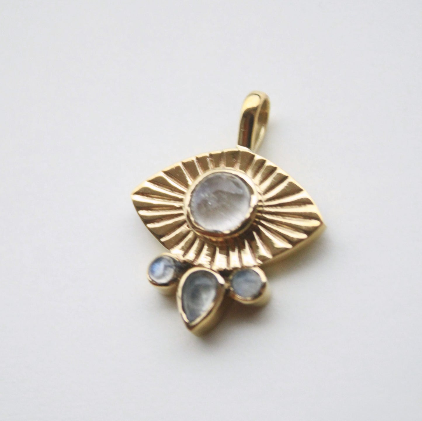 Ciondolo visione interiore