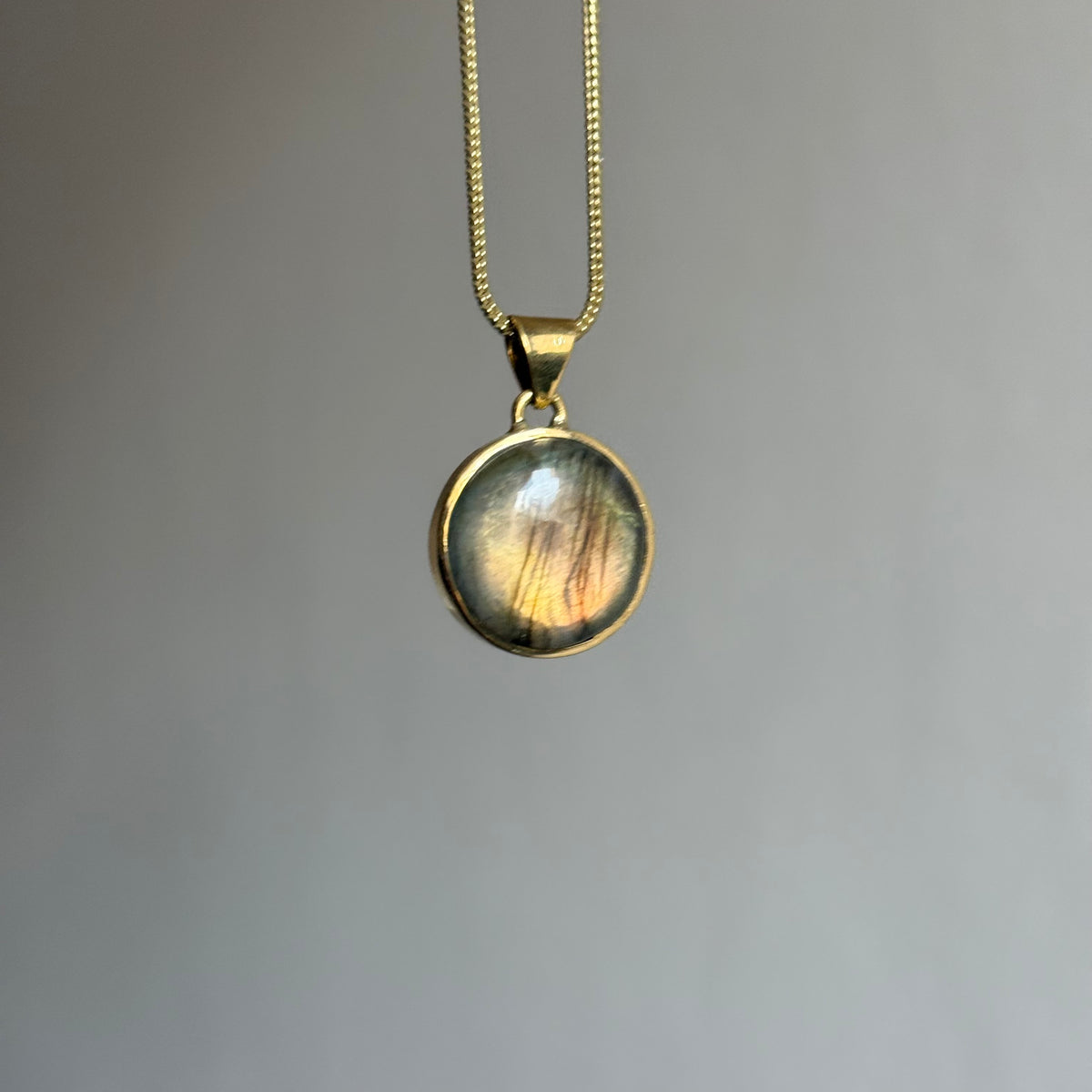 Ciondoli labradorite dorata
