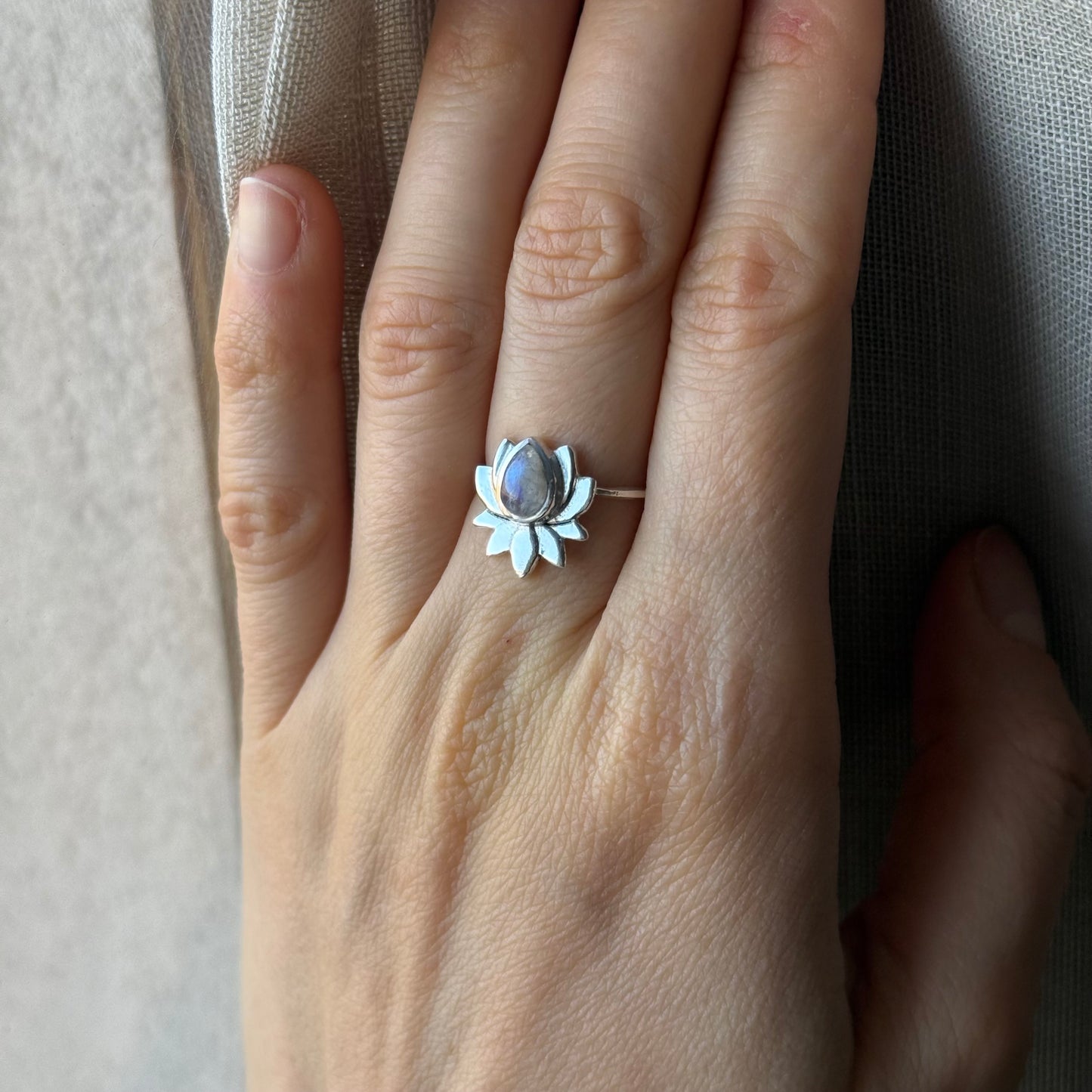 Anello fiore di loto