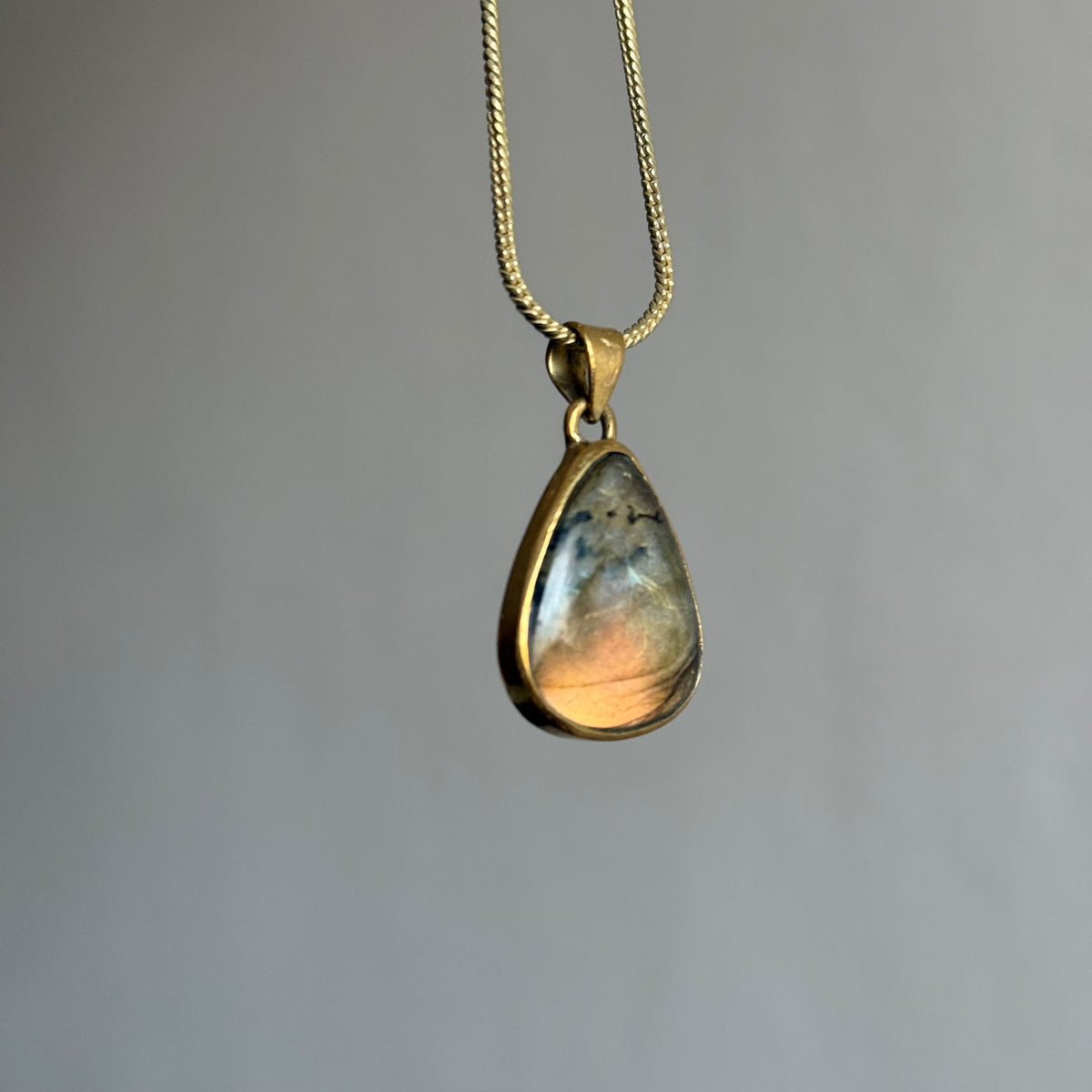 Ciondoli labradorite dorata