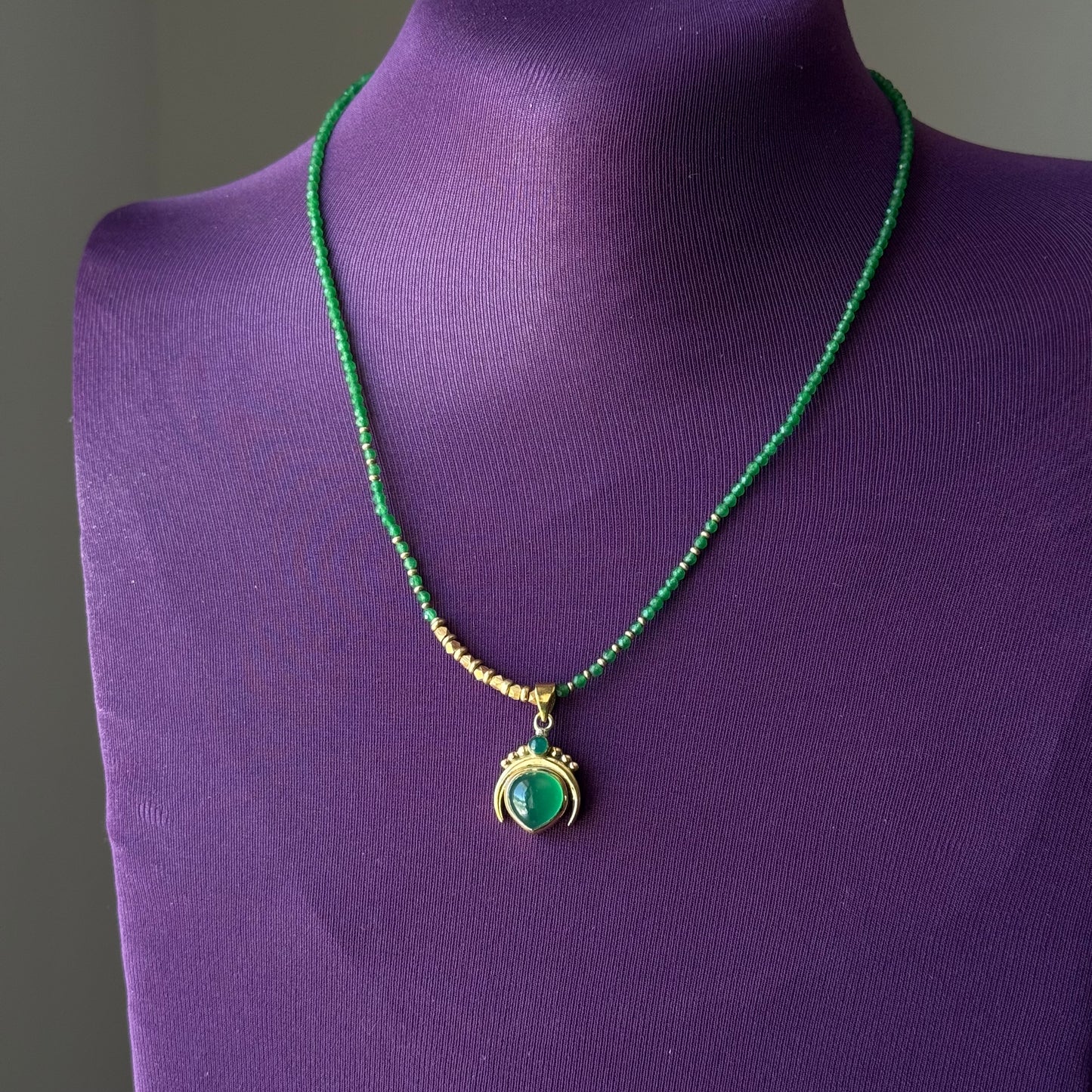 Collana con ciondolo Lilith in onice verde