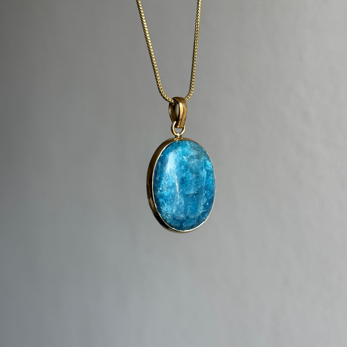 Ciondolo apatite blu