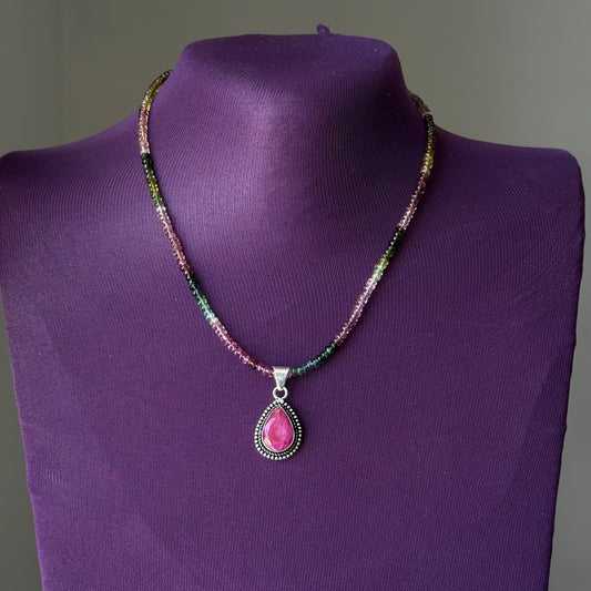 Collana tormalina con ciondolo radice di rubino