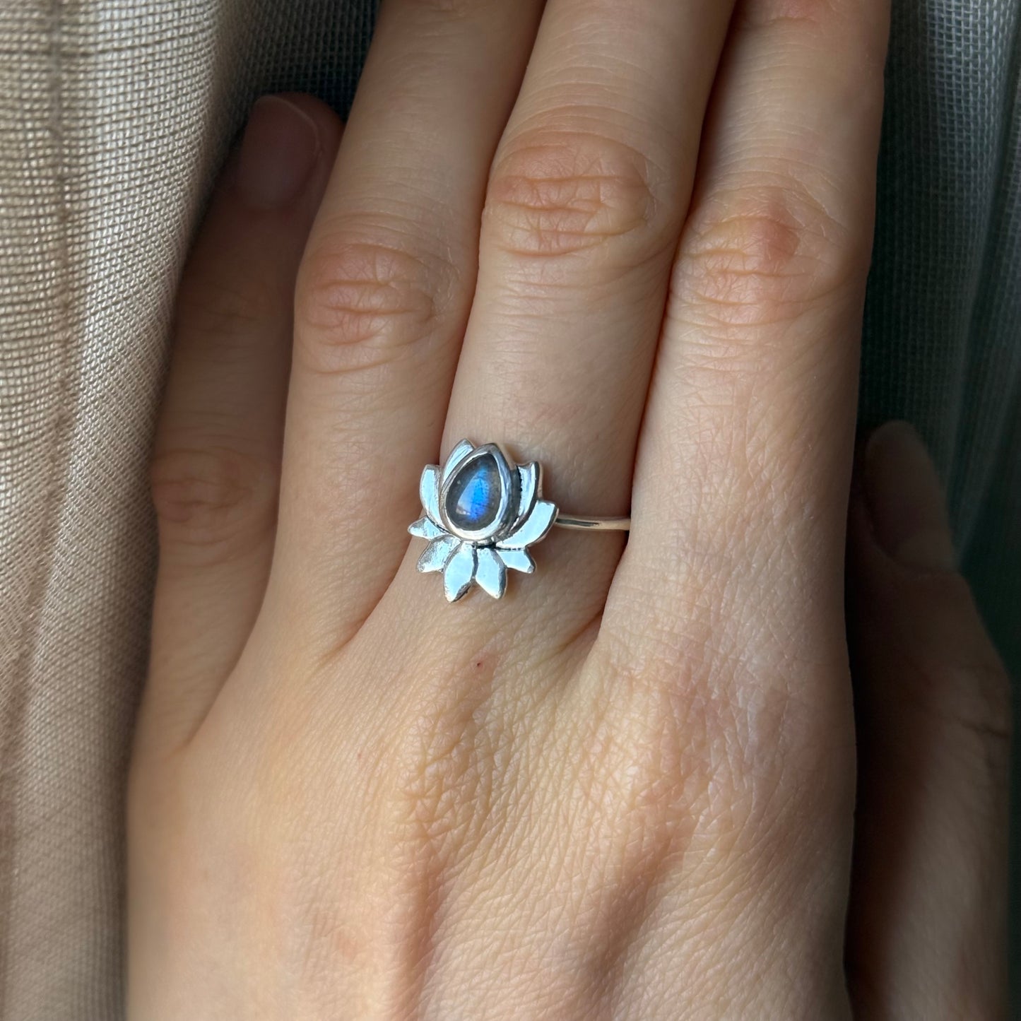 Anello fiore di loto