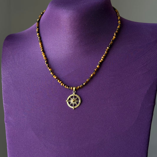 Collana rosa dei venti in occhio di tigre