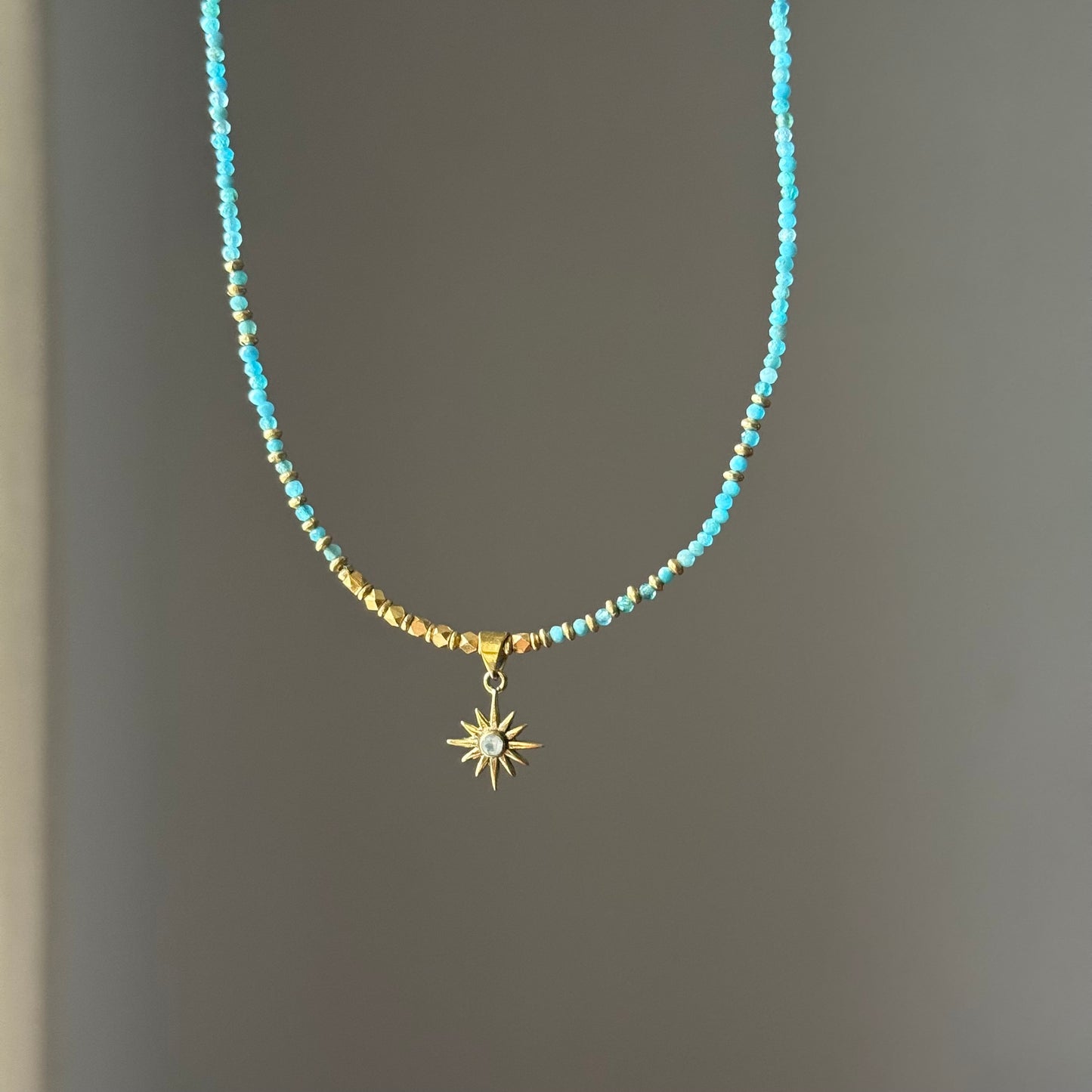 Collana stella in apatite blu