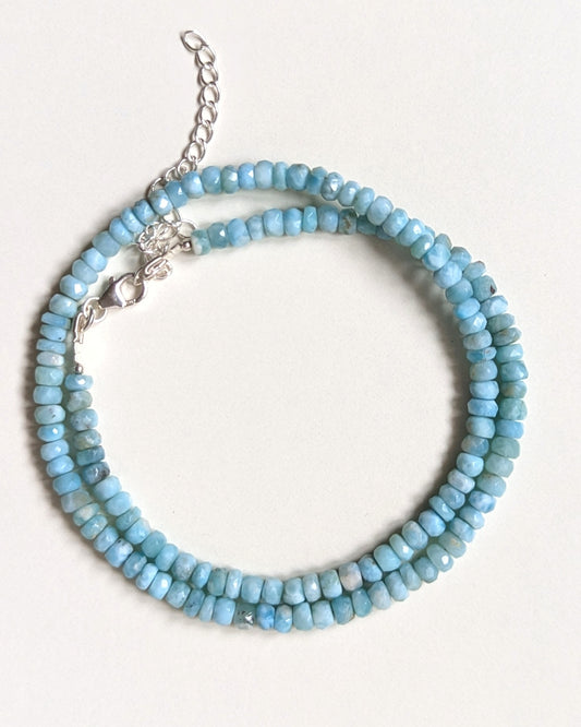 Collanina larimar