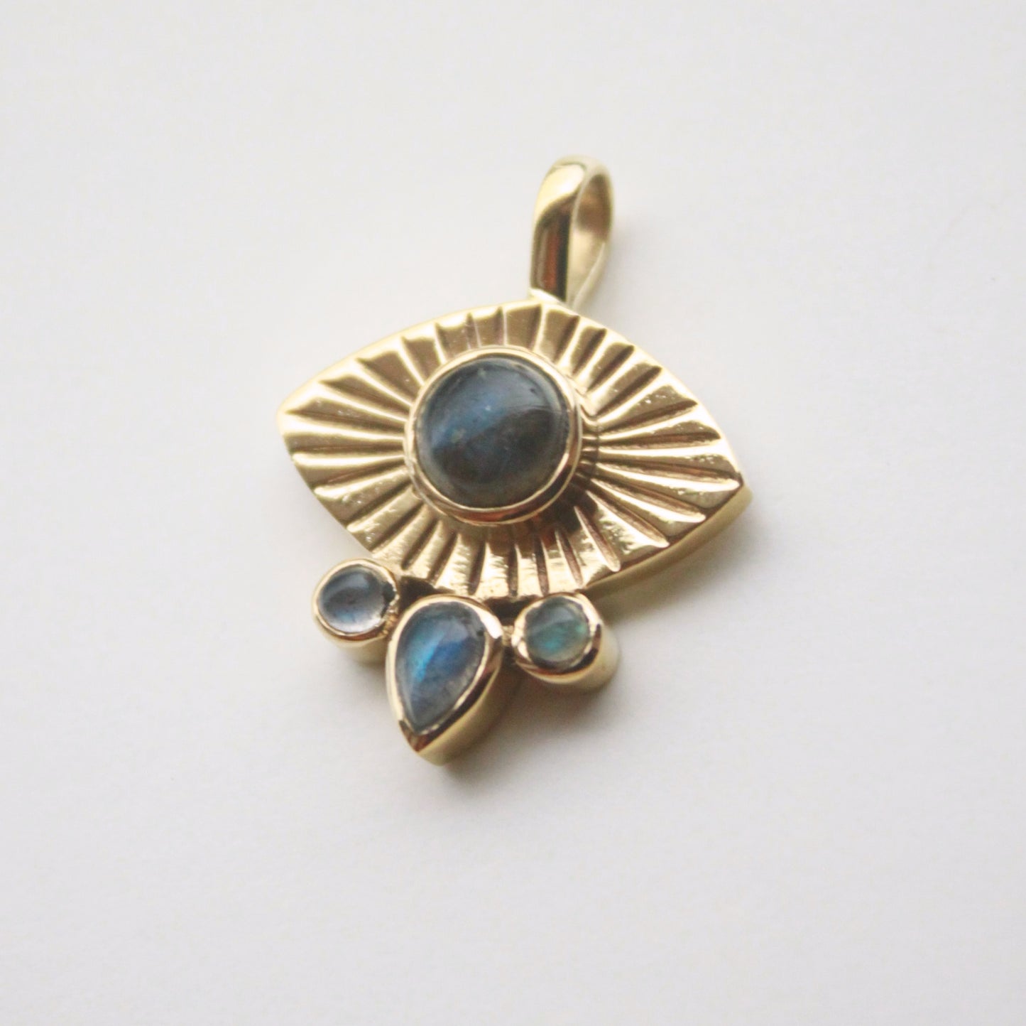 Ciondolo visione interiore