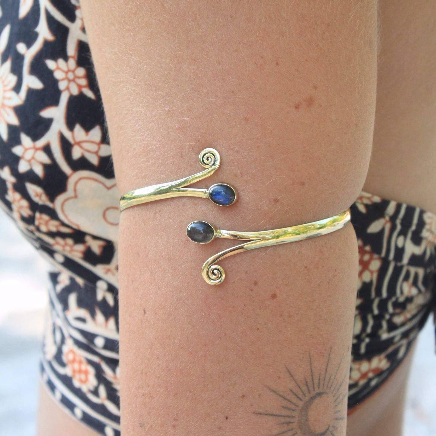 Bracciale da braccio Sakti